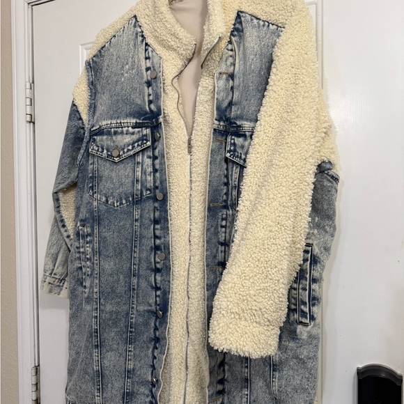 3/4 length denim jacket with shearling fabric - Picture 5 of 8